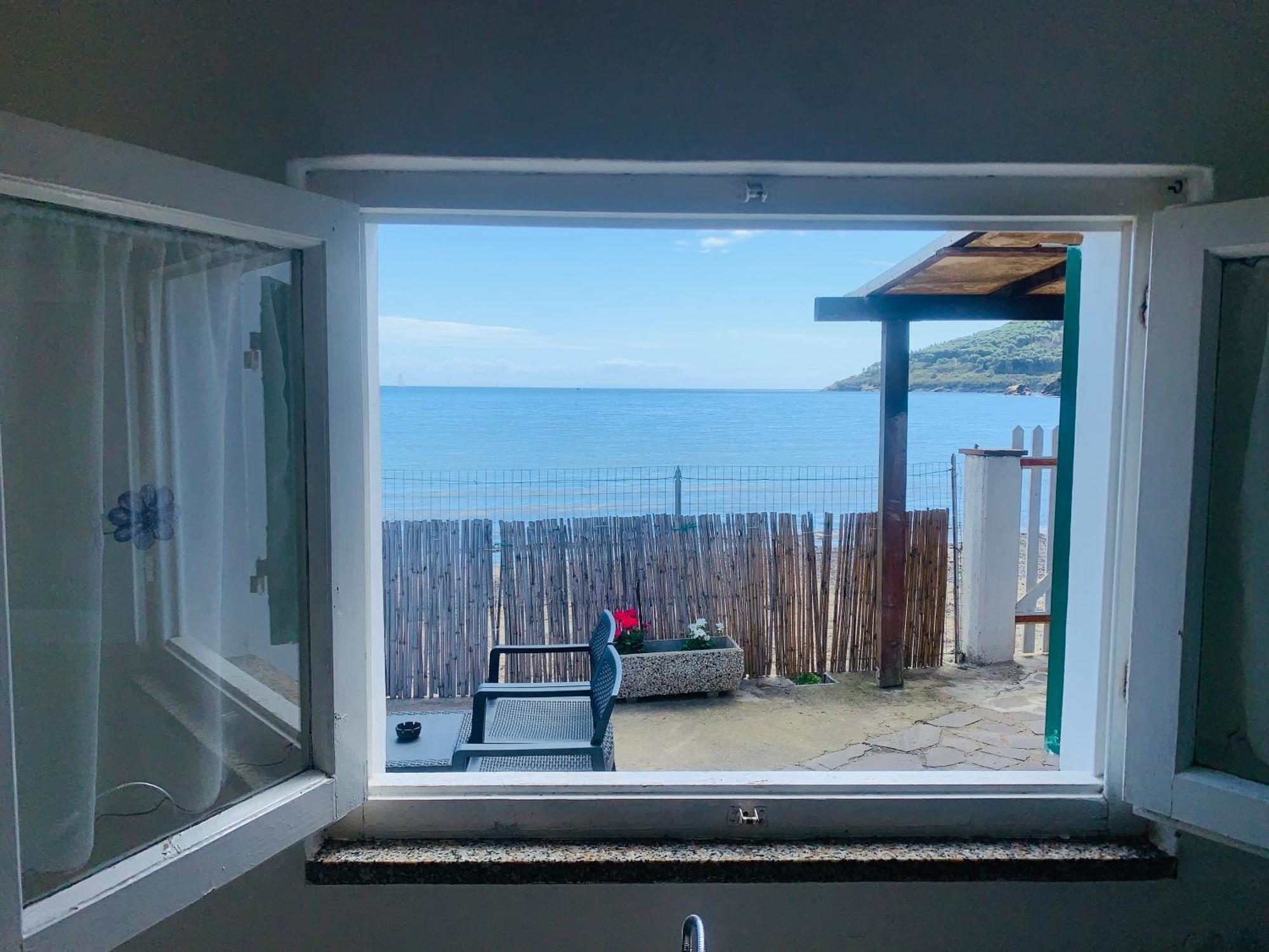 Casina Mare Sulla Spiaggia Capoliveri  Exterior photo