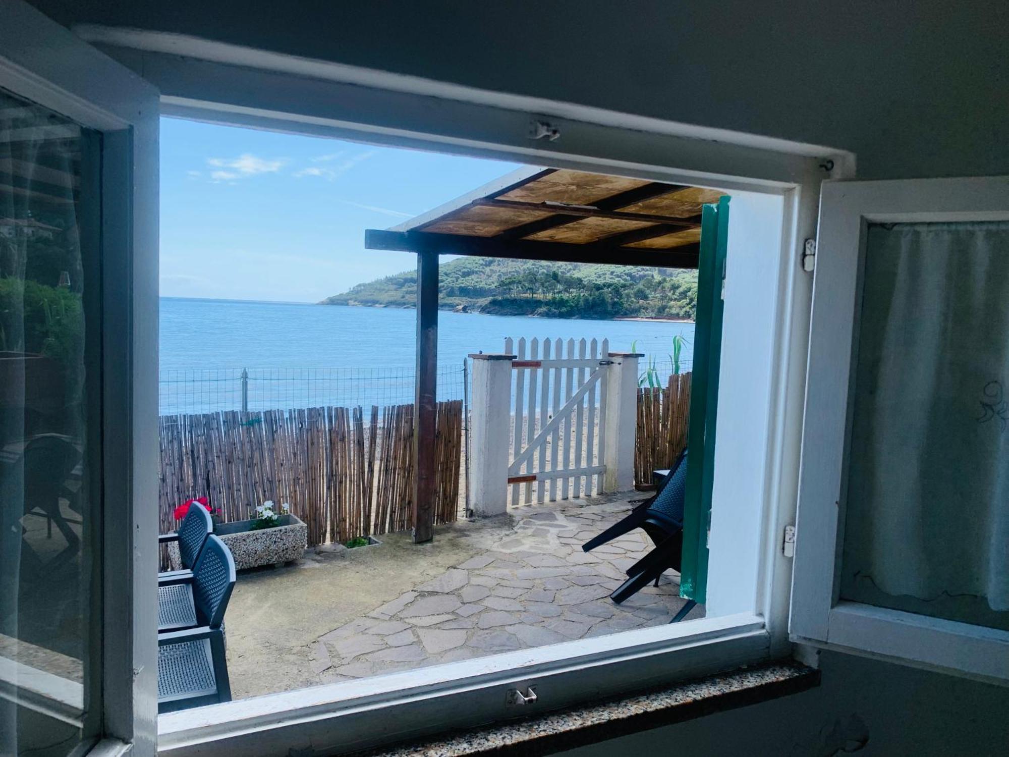 Casina Mare Sulla Spiaggia Capoliveri  Exterior photo